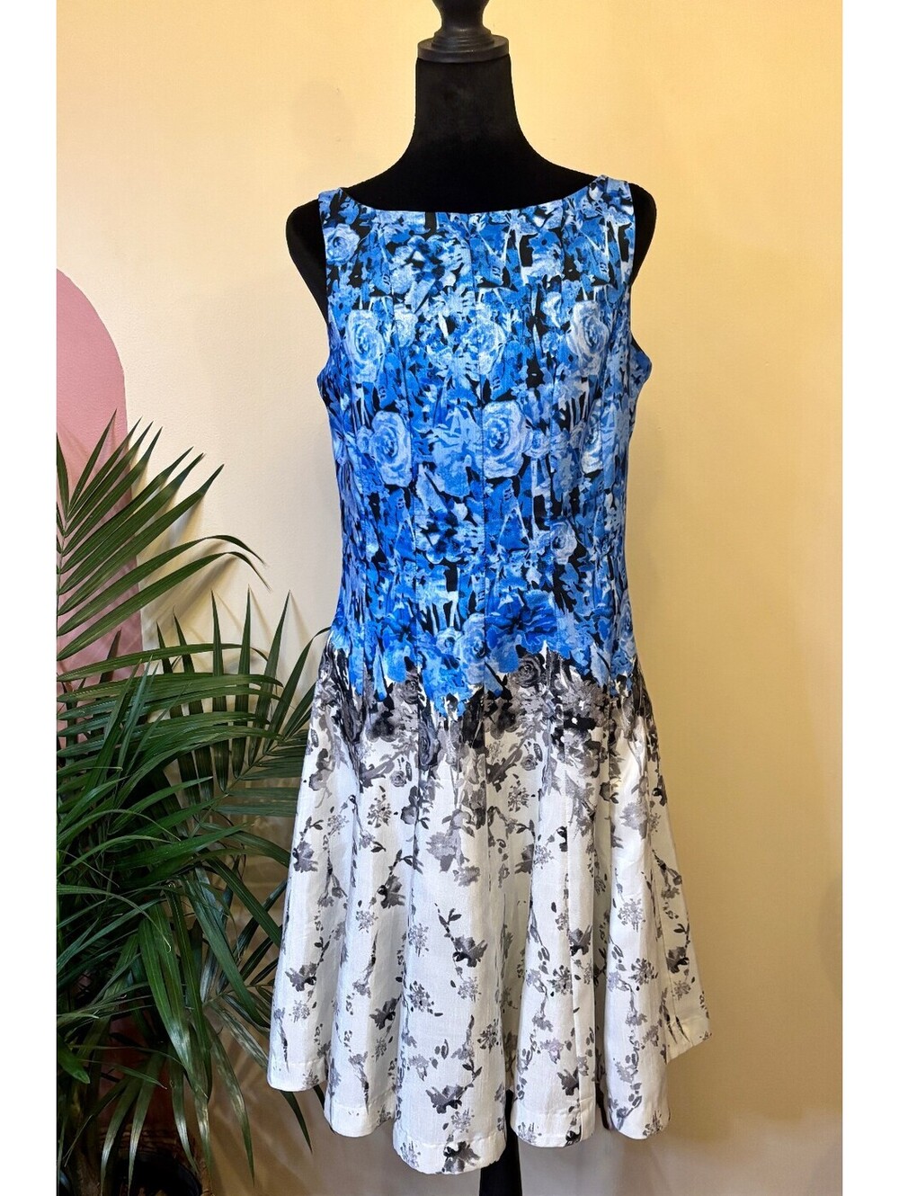 Women's J. Taylor Feminine Sleeveless Blue Floral A-Line Shift Dress Size 4